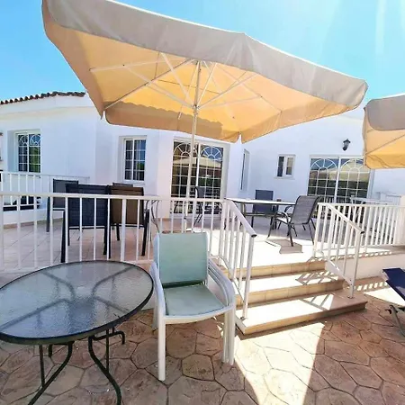 Savvina 3-bedroom Retreat With Private Pool Just 5 Minutes From Coral Bay Beach Villa
