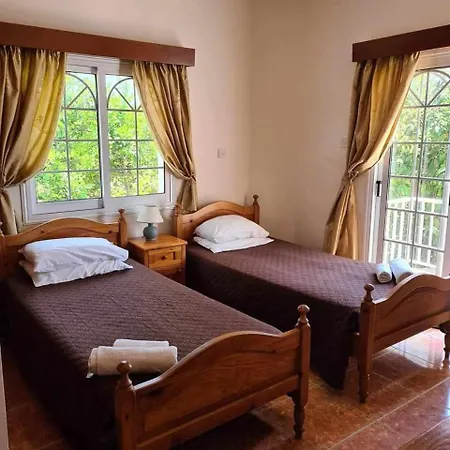 Savvina 3-bedroom Retreat With Private Pool Just 5 Minutes From Coral Bay Beach Villa Peyia
