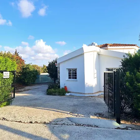 Savvina 3-bedroom Retreat With Private Pool Just 5 Minutes From Coral Bay Beach Villa *