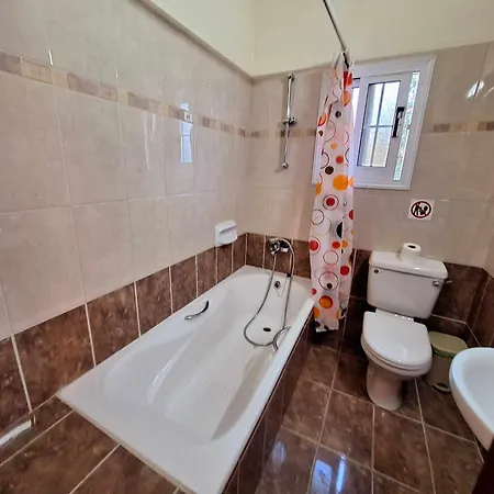 Savvina 3-bedroom Retreat With Private Pool Just 5 Minutes From Coral Bay Beach * Peyia