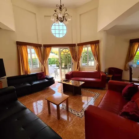 Villa Savvina 3-bedroom Retreat With Private Pool Just 5 Minutes From Coral Bay Beach Peyia