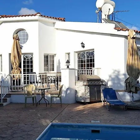 Savvina 3-bedroom Retreat With Private Pool Just 5 Minutes From Coral Bay Beach * Peja