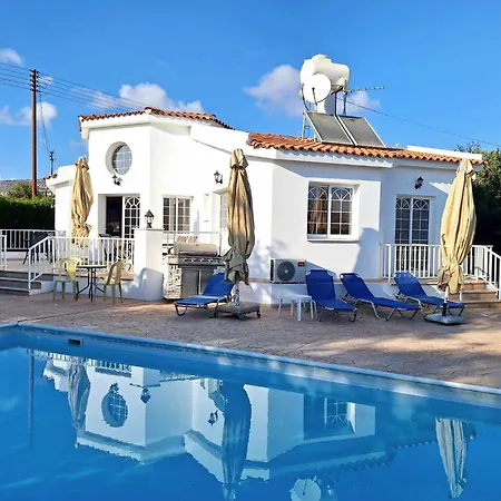 Savvina 3-bedroom Retreat With Private Pool Just 5 Minutes From Coral Bay Beach Peja
