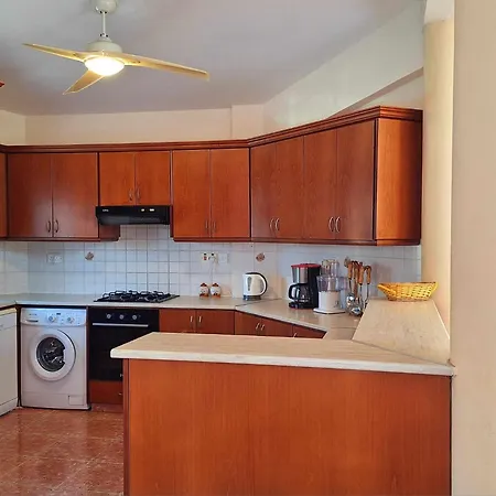 Savvina 3-bedroom Retreat With Private Pool Just 5 Minutes From Coral Bay Beach * Peja